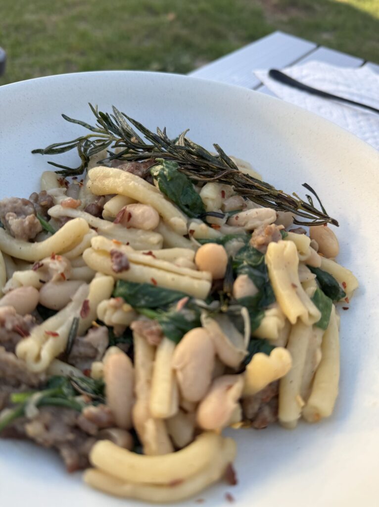 easy sausage, white bean, and spinach pasta